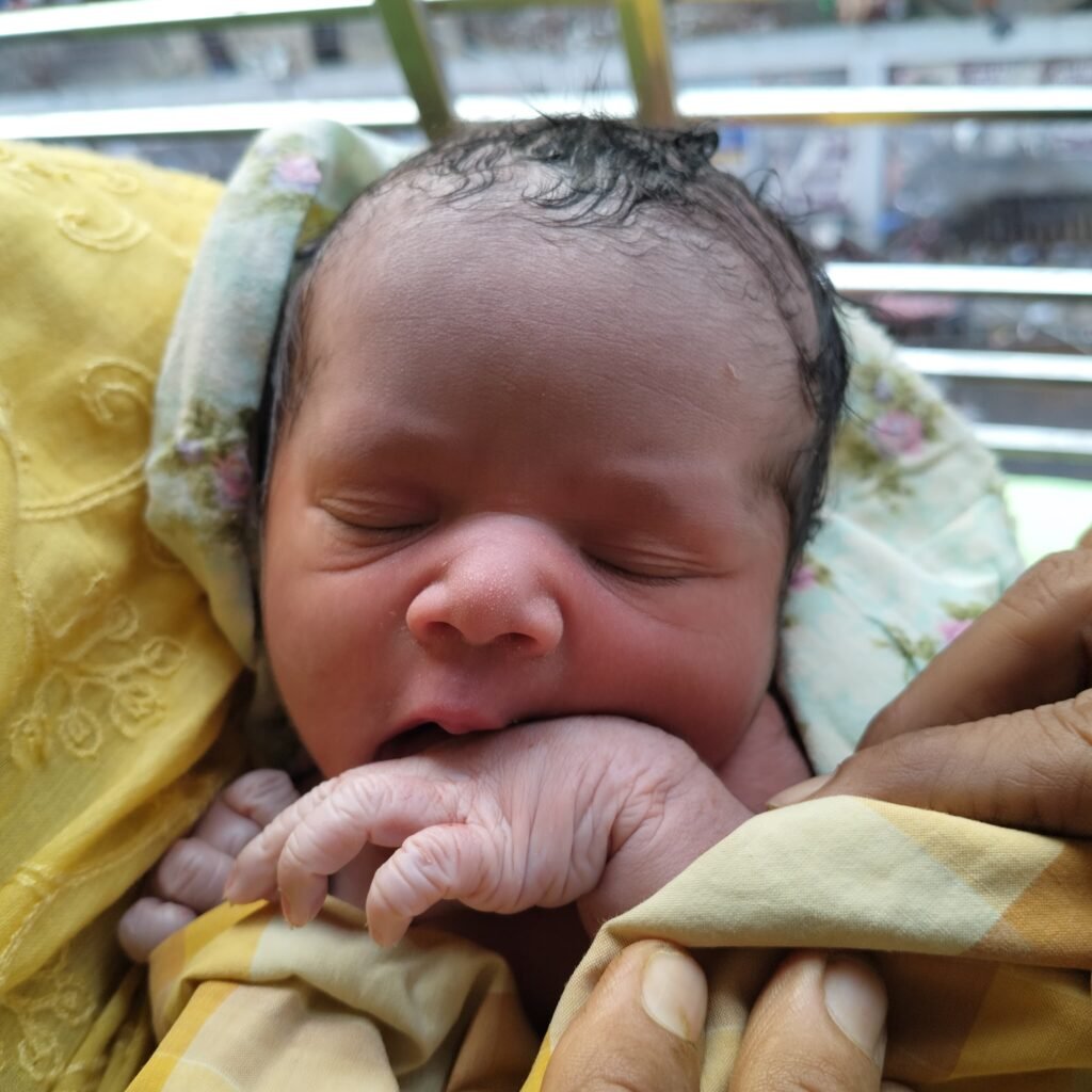 রাফির মেয়ের চোখে লিপিকে খুঁজি